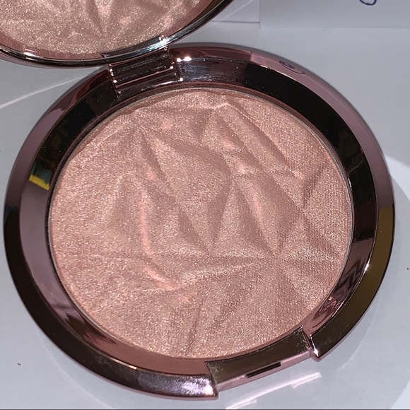 Becca Rose Quartz Shimmering Skin Perfector Pressed Limted Edition - Picture 4 of 16